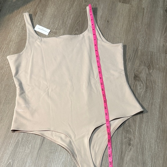NWT Banana Republic Light Tan Bodysuit size L 😻 - Picture 7 of 7